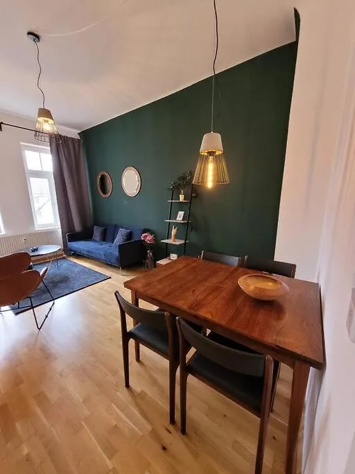 Apartment Design Altbauwohnung Mit Balkon Und Parkplatz Leipzig Deutschland
